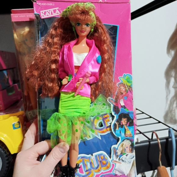 Dance Club "Kayla" Midge Barbie out of box - Picture 2 of 10